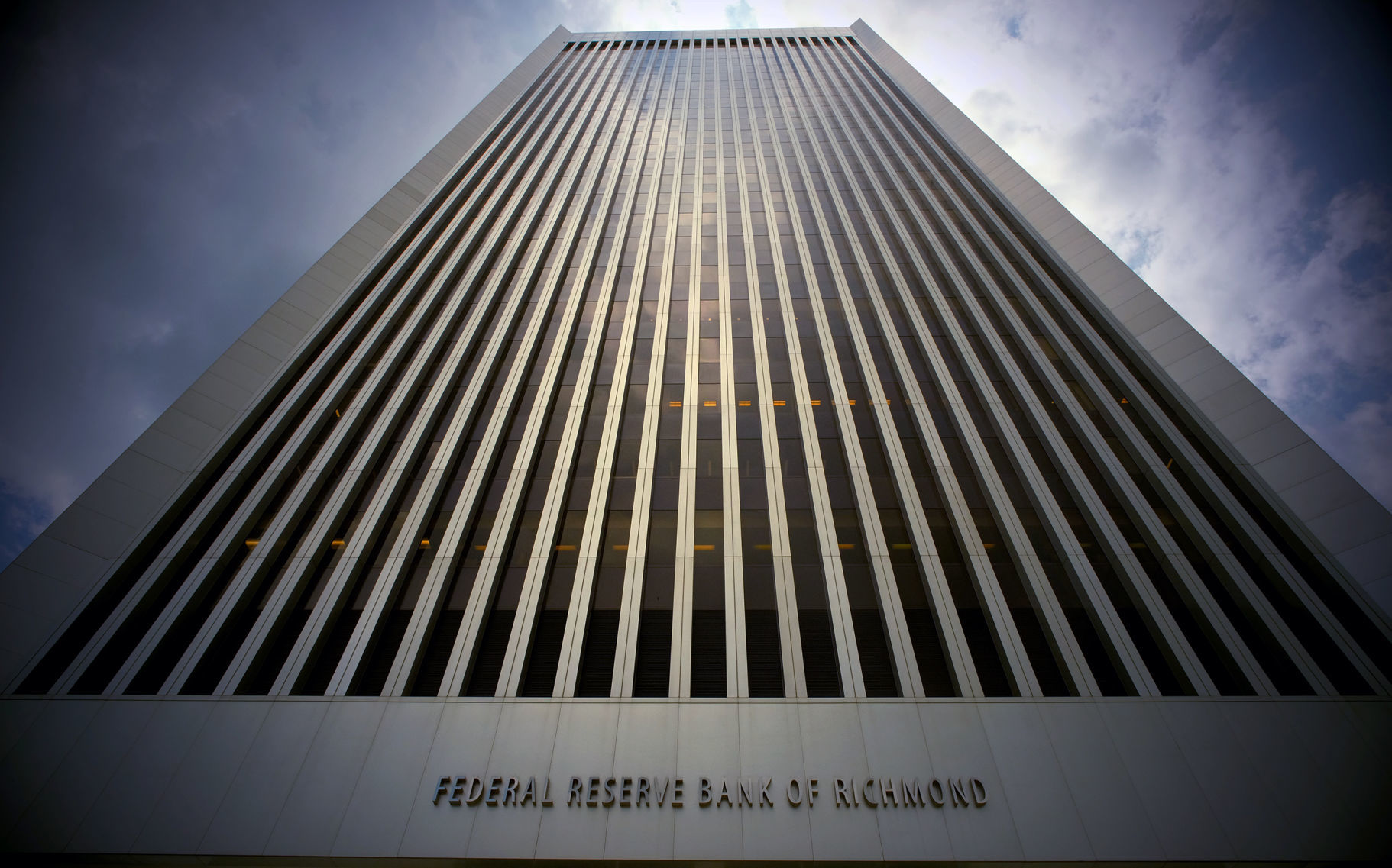 Federal Reserve Bank Building -- 393 feet